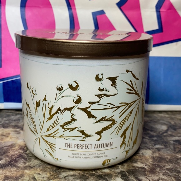 Bath & Body Works 3-Wick candles The perfect Autumn - Picture 2 of 5